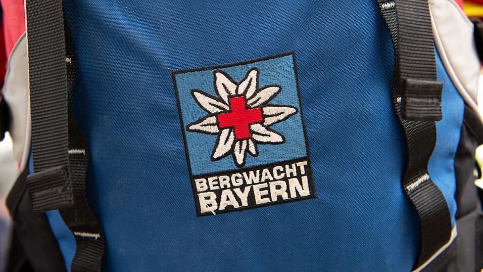 Polizei und Bergwacht haben die Frau nur noch tot bergen können. (Symbolbild)