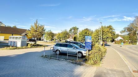Für Diskussion und Verärgerung sorgte die neue Regelung auf diesem Parkplatz an der Eschlkamer Straße/Kötztinger Straße. Für Diskussion und Verärgerung sorgte die neue Regelung auf diesem Parkplatz an der Eschlkamer Straße/Kötztinger Straße.