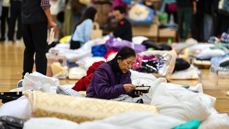 Viele mussten in Notunterk&uuml;nften Schutz suchen.