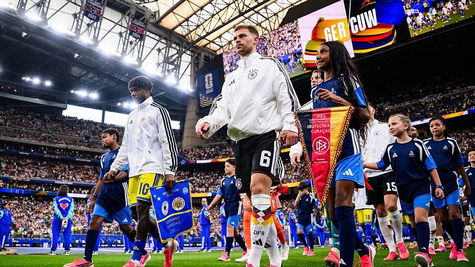 In Houston führte Joshua Kimmich die Nationalelf erstmals als Kapitän in ein WM-Spiel. In Houston führte Joshua Kimmich die Nationalelf erstmals als Kapitän in ein WM-Spiel.
