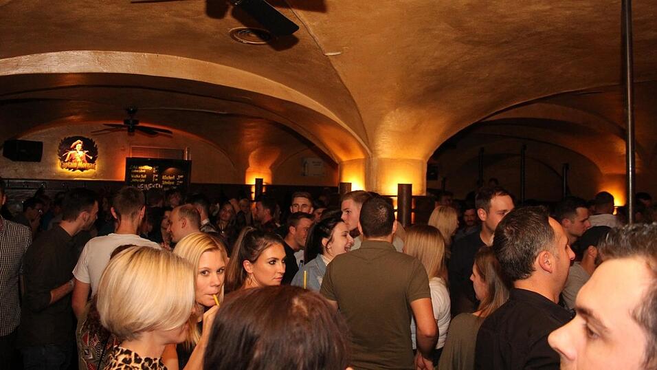 So wurde am Samstag, 23. Oktober, im Beatschuppen in Landshut gefeiert - die Partybilder. So wurde am Samstag, 23. Oktober, im Beatschuppen in Landshut gefeiert - die Partybilder.