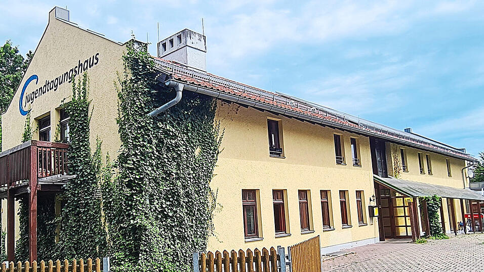 Derzeit leben Gefl&uuml;chtete im Jugendtagungshaus. Die weitere Zukunft des Geb&auml;udes ist noch unklar.