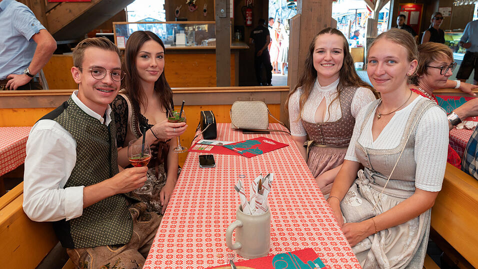 Die Partybilder vom Sonntag, 11. August 2024, aus dem Festzelt Kr&ouml;nner.