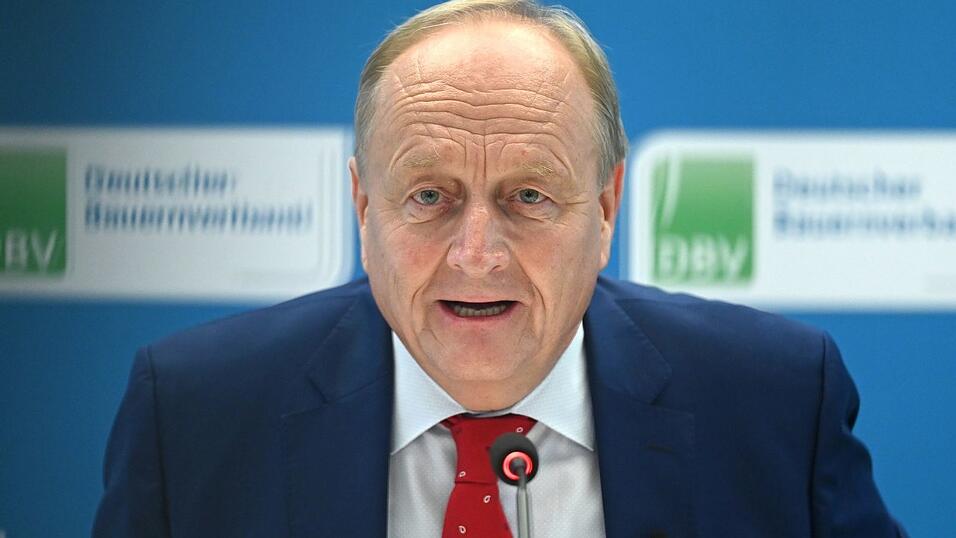 Bauernpräsident Joachim Rukwied sagte in Berlin: «Der Motor stottert weiter.» Bauernpräsident Joachim Rukwied sagte in Berlin: «Der Motor stottert weiter.»