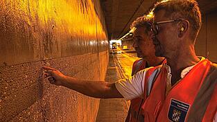Das Bauamt hat im Sommer den Tunnel Chamb untersucht. Jetzt werden die Sch&auml;den beseitigt.