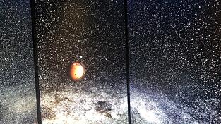 Auf dem Kommandosessel: Mit Lichtgeschwindigkeit geht’s durchs All.