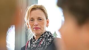 Familienministerin Karin Prien ist zufrieden mit dem Umbau des Programms «Demokratie leben!». (Archivbild) Familienministerin Karin Prien ist zufrieden mit dem Umbau des Programms «Demokratie leben!». (Archivbild)
