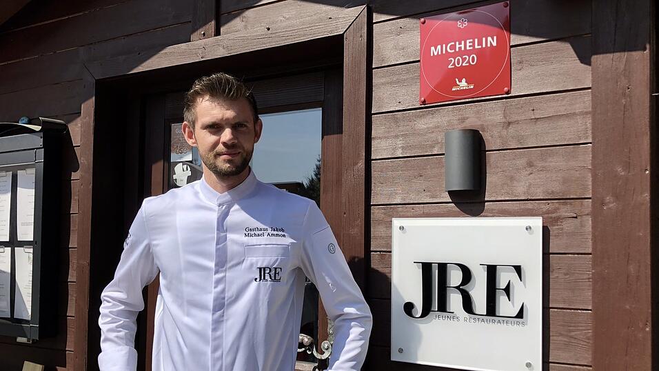 Wie viele andere Gastronomen sitzt auch Michael Ammon, der das Gasthaus Jakob in Haigrub betreibt, momentan auf hei&szlig;en Kohlen.