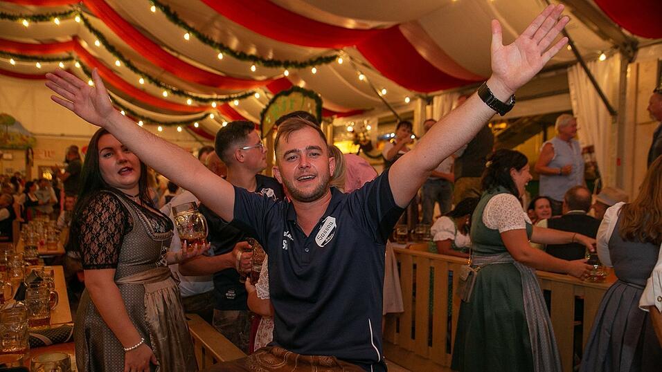 Die Partybilder vom Samstag, 13. August 2022, aus dem Festzelt Greindl.