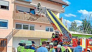 Jüngst rückte die Feuerwehr an, weil in der verlassenen Wohnung der Rauchmelder piepte.