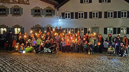 Am Sonntag war Fackelzug.