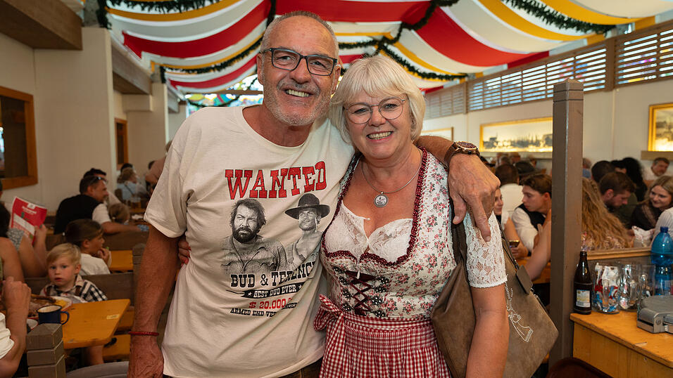 Die Partybilder vom Montag, 21. August 2023, aus dem Festzelt Krönner. Die Partybilder vom Montag, 21. August 2023, aus dem Festzelt Krönner.