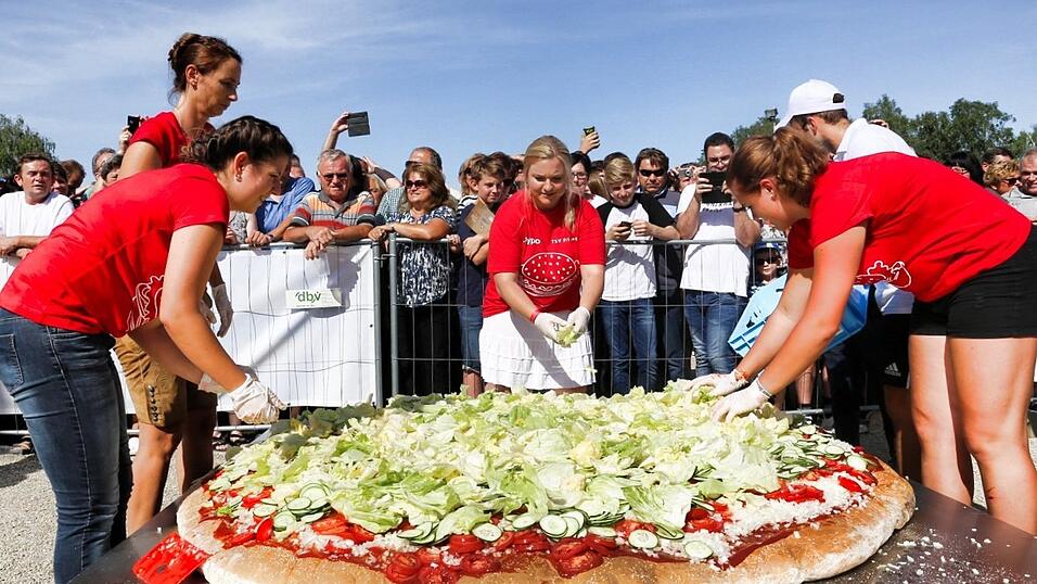 Die Spannung steigt: Der Burger wird zubereitet.