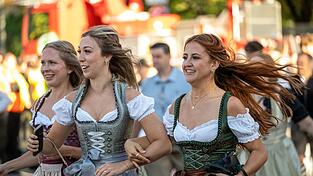 Eintritt f&uuml;rs Oktoberfest? Laut einer Umfrage haben viele Deutsche damit kein grunds&auml;tzliches Problem. (Illustration)