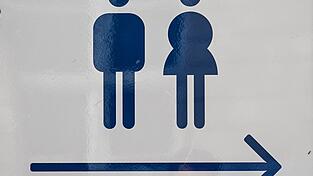 In vielen Schulen sind die Toiletten verschmutzt, besch&auml;digt und unhygienisch - was viele Kinder davon abh&auml;lt, sie zu benutzen.