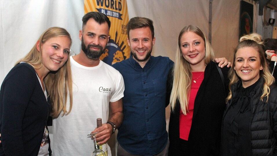 Die besten Bilder vom Wein- und Wei&szlig;bierfest des Burschenvereins Arth und der M&auml;dchengruppe.