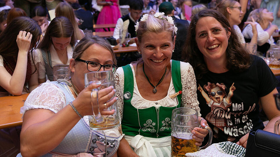 Die Partybilder vom Donnerstag, 14. August, aus dem Festzelt Reisinger. Die Partybilder vom Donnerstag, 14. August, aus dem Festzelt Reisinger.