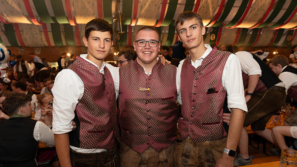 Die Partybilder vom Freitag, 16. August 2024, aus dem Festzelt Weckmann. Die Partybilder vom Freitag, 16. August 2024, aus dem Festzelt Weckmann.