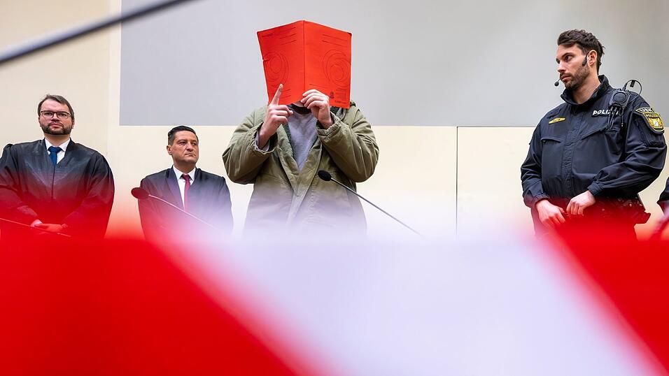 Der Angeklagte schweigt - daf&uuml;r sprechen die Opfer. (Archivbild)