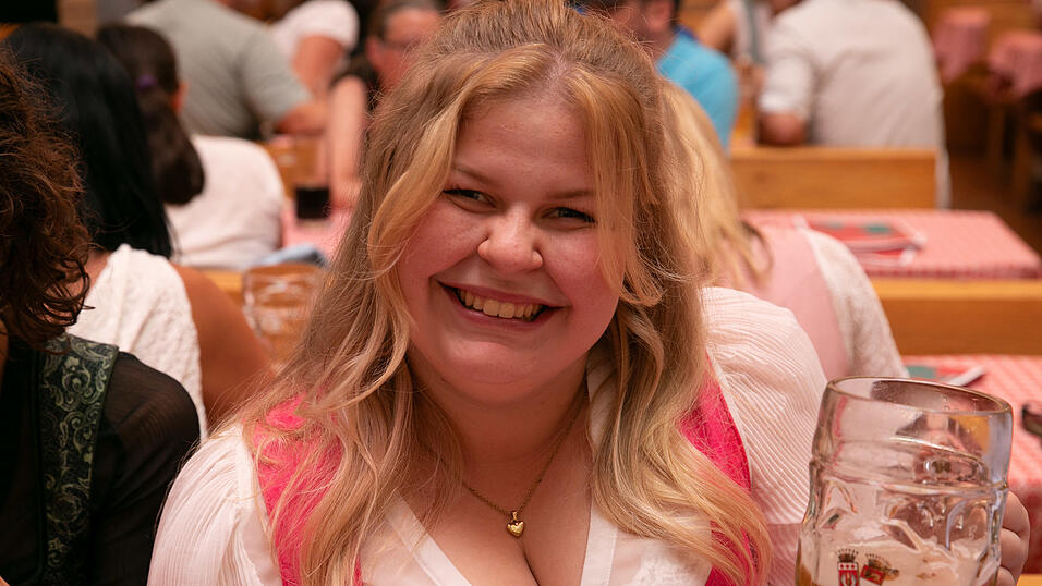 Die Partybilder vom Sonntag, 10. August, aus dem Festzelt Krönner. Die Partybilder vom Sonntag, 10. August, aus dem Festzelt Krönner.