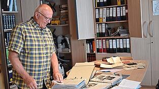 Hier ist Sebastian Schuder zu Hause, der Vorsitzende des Historischen Vereins: im Depot des Geisenhausener Museums.