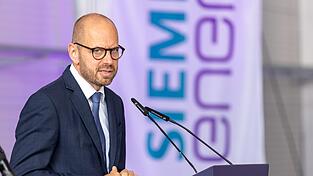 Siemens-Energy-Chef Bruch spricht sich für den Bau von Rechenzentren aus. (Archivbild.) Siemens-Energy-Chef Bruch spricht sich für den Bau von Rechenzentren aus. (Archivbild.)