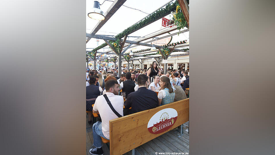 Die Partybilder vom Donnerstag, 14. August, aus dem Festzelt Lechner. Die Partybilder vom Donnerstag, 14. August, aus dem Festzelt Lechner.