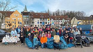 Bei sonnigem Wetter beteiligten sich k&uuml;rzlich mehr als 60 Mainburger am allj&auml;hrlichen vom &Ouml;DP-Ortsverband organisierten Ramadama.