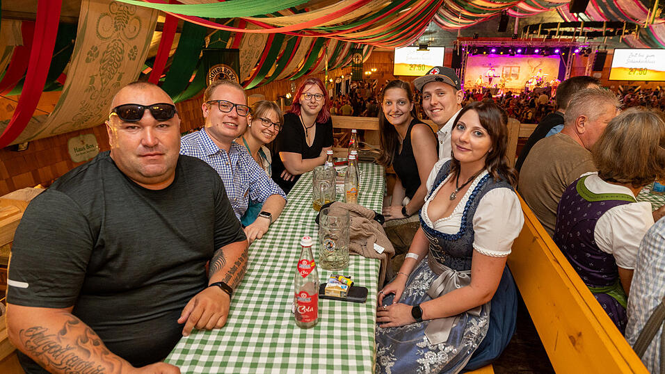 Die Partybilder vom Freitag, 9. August 2024, aus dem Festzelt Weckmann. Die Partybilder vom Freitag, 9. August 2024, aus dem Festzelt Weckmann.