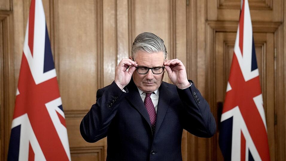 Auch f&uuml;r den britischen Premier Keir Starmer k&ouml;nnte die Wahl gef&auml;hrlich werden und in einer F&uuml;hrungsdebatte m&uuml;nden. (Archiv)