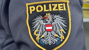 Die Ermittlungen der Polizei sind noch im Gange. (Archivbild)