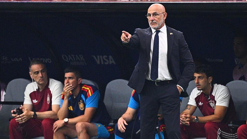 Hat als spanischer Nationaltrainer noch kein EM- oder WM-Spiel verloren: Luis de la Fuente. Hat als spanischer Nationaltrainer noch kein EM- oder WM-Spiel verloren: Luis de la Fuente.