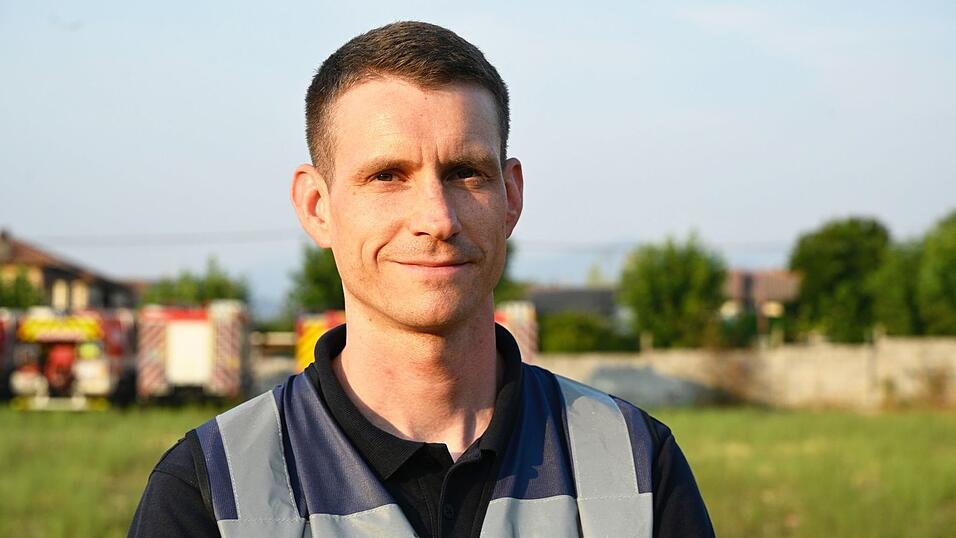 Frank Frenser, der Sprecher der Feuerwehr Bonn, erzählt vom emotionalen Abschied der deutschen Feuerwehrleute. (Archivbild)