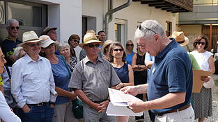 Georg Soller, der ehemalige Redaktionsleiter der Vilsbiburger Zeitung, führte beim Stadtspaziergang zu ehemaligen Redaktionsgebäuden und wichtigen Orten für die Geschichte der Vilsbiburger Zeitungen. Georg Soller, der ehemalige Redaktionsleiter der Vilsbiburger Zeitung, führte beim Stadtspaziergang zu ehemaligen Redaktionsgebäuden und wichtigen Orten für die Geschichte der Vilsbiburger Zeitungen.