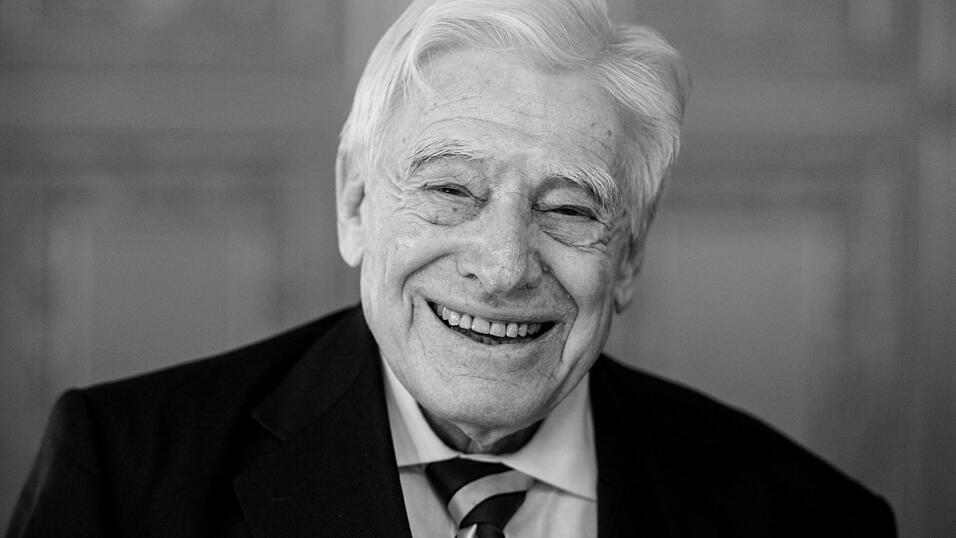 Schwarz-Schilling wendete sich nach dem Ministeramt neuen Themen zu. (Archivbild)