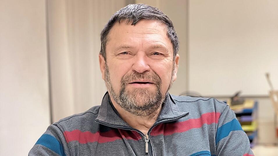 F&uuml;r Max Schmatz, der seit drei Jahrzehnten die Waldb&uuml;hne und das Volkstheater leitet, ist es wichtig, dass die Darsteller wieder die M&ouml;glichkeit bekommen, vor Publikum auftreten zu k&ouml;nnen. Nicht nur wegen der finanziellen Situation des Vereins, sondern auch, um die Schauspiel-Leidenschaft zu erhalten.