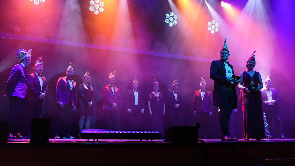 Die erste Narrhalla-Sitzung 2025 sorgte für Begeisterung. Die erste Narrhalla-Sitzung 2025 sorgte für Begeisterung.