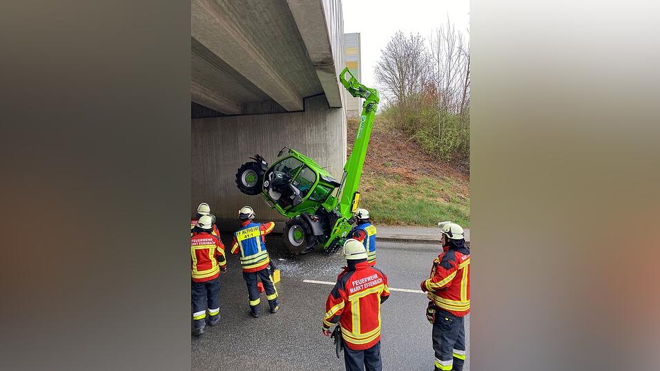 An der Autobahnunterführung bei Altheim war am Freitagvormittag ein Fahrzeug stecken geblieben. An der Autobahnunterführung bei Altheim war am Freitagvormittag ein Fahrzeug stecken geblieben.