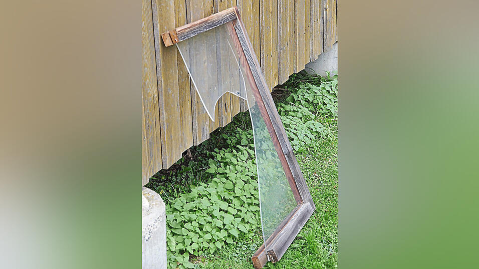 Dieses Fenster wurde zerstört. Dieses Fenster wurde zerstört.