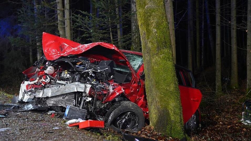 Die Einsatzkräfte im Landkreis Passau sind am Donnerstag zu einem Verkehrsunfall bei Vilshofen gerufen worden.