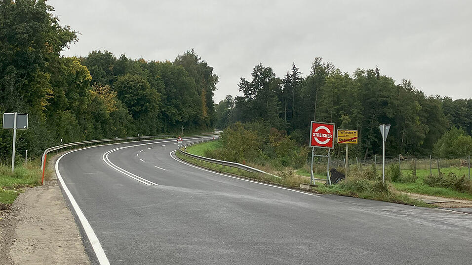 Die Sanierung der B 15 zwischen Kumhausen und Hachelstuhl ist beendet.