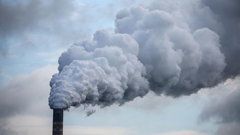 Der Emissionshandel darf die Wirtschaft aus Sicht von Katherina Reiche nicht zu stark belasten. (Symbolbild) Der Emissionshandel darf die Wirtschaft aus Sicht von Katherina Reiche nicht zu stark belasten. (Symbolbild)