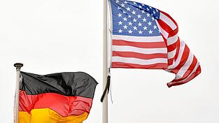 Deutschland und die USA sind wichtige Handelspartner, höhere Zölle bremsen jedoch das Geschäft. (Symbolbild) Deutschland und die USA sind wichtige Handelspartner, höhere Zölle bremsen jedoch das Geschäft. (Symbolbild)