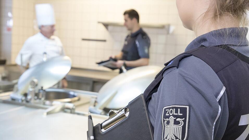 Die Einsatzkr&auml;fte kontrollierten das Gastst&auml;ttengewerbe. (Symbolbild)