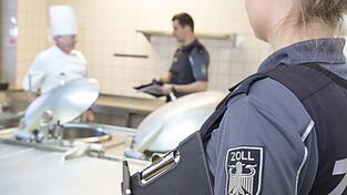 Die Einsatzkr&auml;fte kontrollierten das Gastst&auml;ttengewerbe. (Symbolbild)