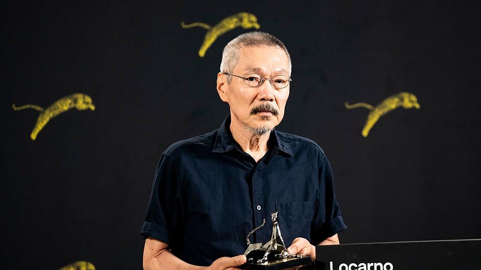 Der südkoreanische Filmregisseur Hong Sang-soo wurde für die beste Regie ausgezeichnet. Der südkoreanische Filmregisseur Hong Sang-soo wurde für die beste Regie ausgezeichnet.