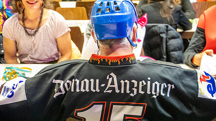 Ein Gast kam als Eishockeyspieler verkleidet.