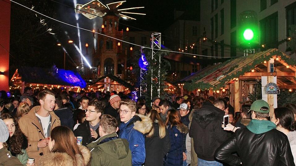 Bei einem schweren Unfall in der Gemeinde Frontenhausen sind zwei Menschen verletzt worden. Bei einem schweren Unfall in der Gemeinde Frontenhausen sind zwei Menschen verletzt worden.