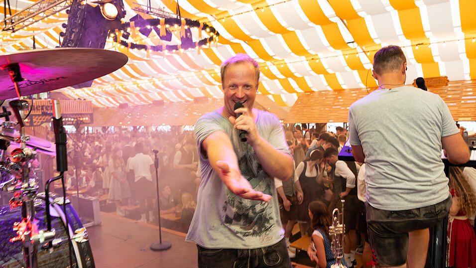 Die Partybilder vom Montag, 19. August, aus dem Festzelt Nothaft. Die Partybilder vom Montag, 19. August, aus dem Festzelt Nothaft.