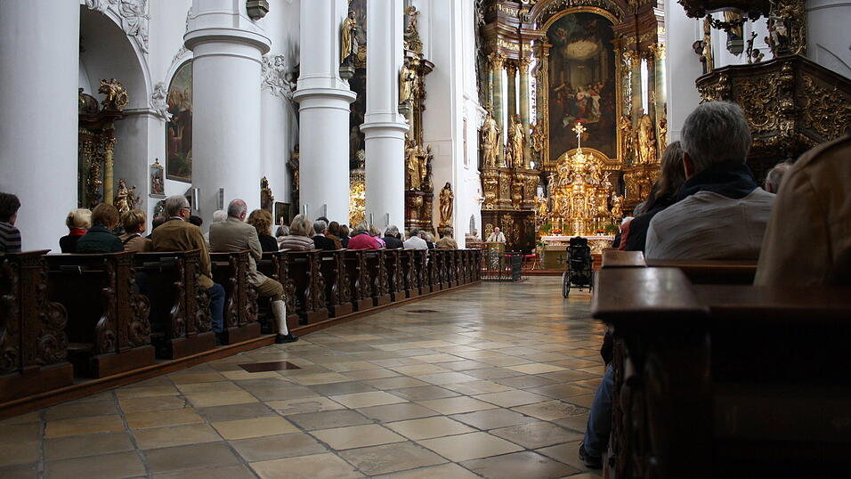 Die Bluval-Klangwolke schwebte am Samstag über Straubing. Die Bluval-Klangwolke schwebte am Samstag über Straubing.